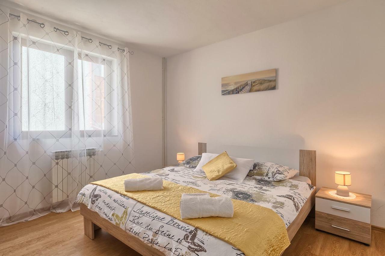 Apartman D&D, Dvorine 63 Banjole Esterno foto