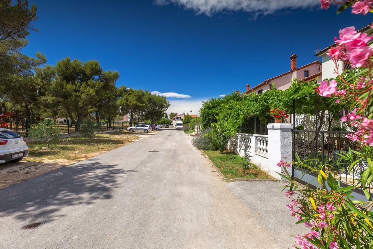 Apartman D&D, Dvorine 63 Banjole Esterno foto
