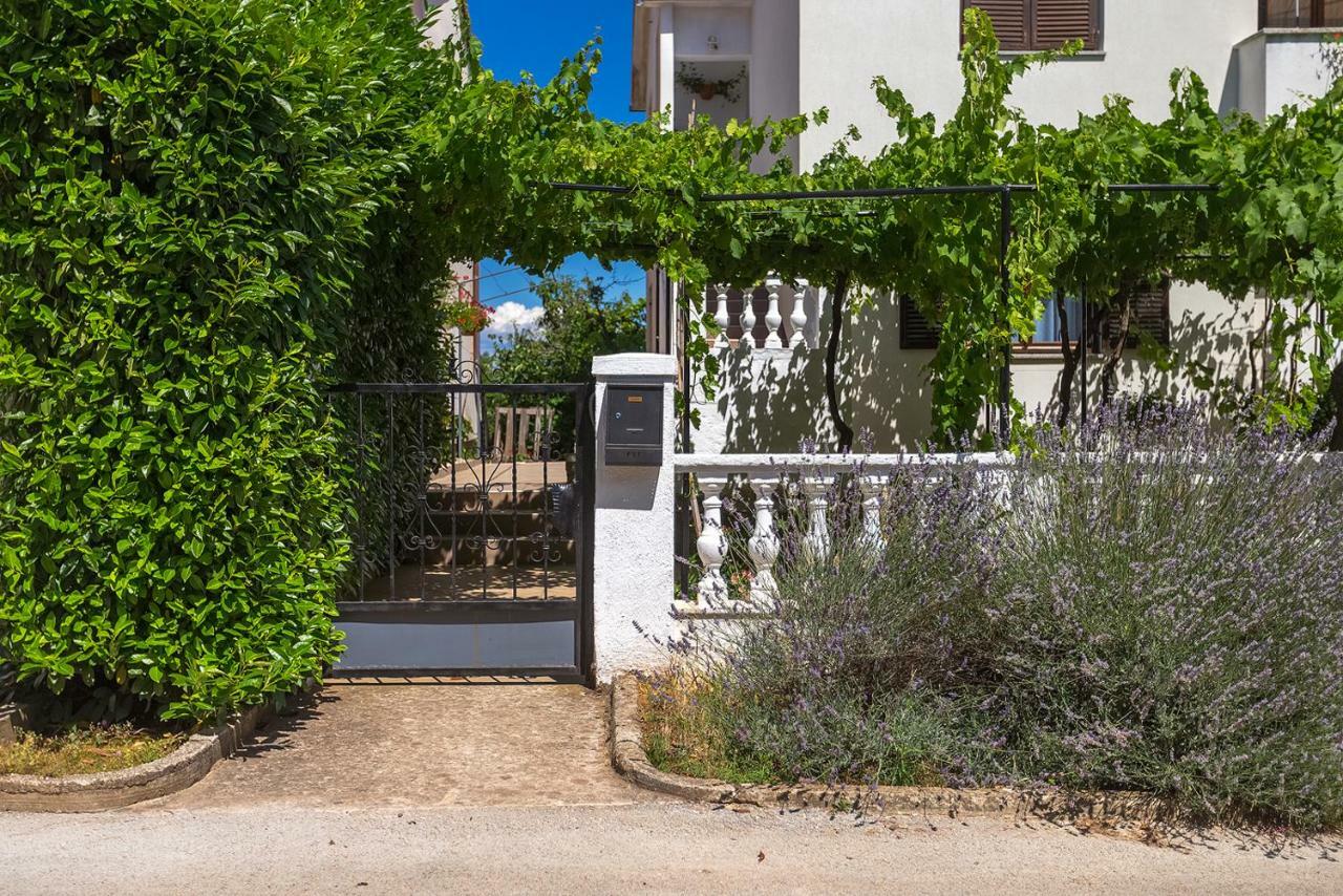 Apartman D&D, Dvorine 63 Banjole Esterno foto