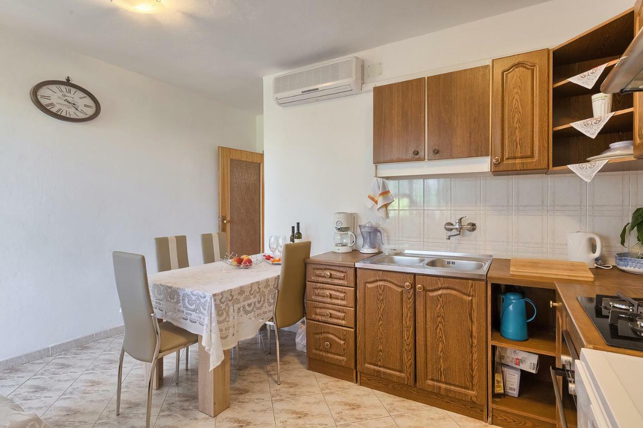 Apartman D&D, Dvorine 63 Banjole Esterno foto